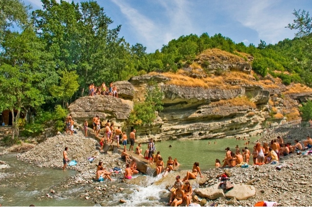 Πάρτι σε μαγευτικά ποτάμια