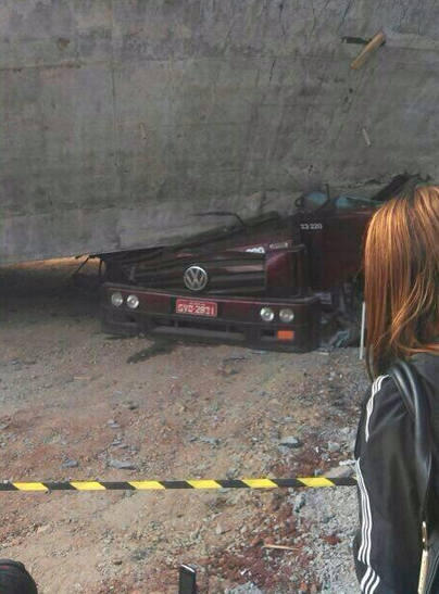 ΒΙΝΤΕΟ-Η στιγμή της κατάρρευσης της γέφυρας στο Μπέλο Οριζόντε