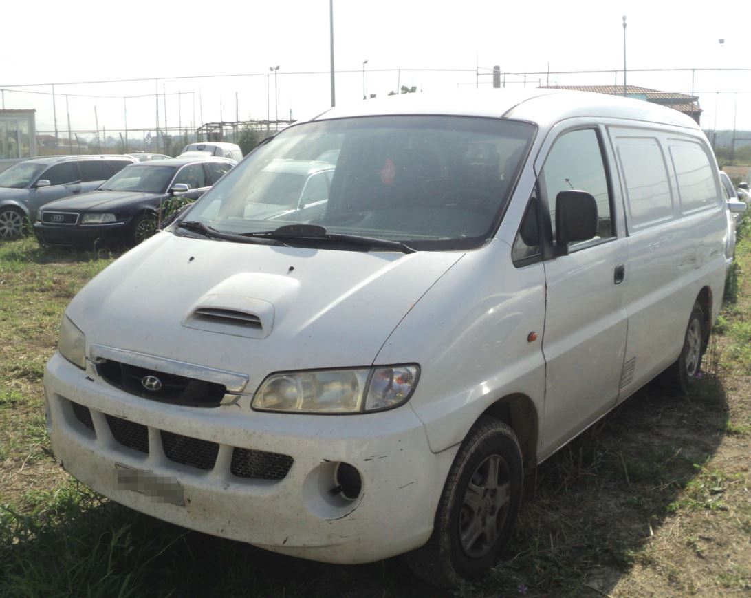 Μετέφερε με το βαν του 21 παράνομους μετανάστες