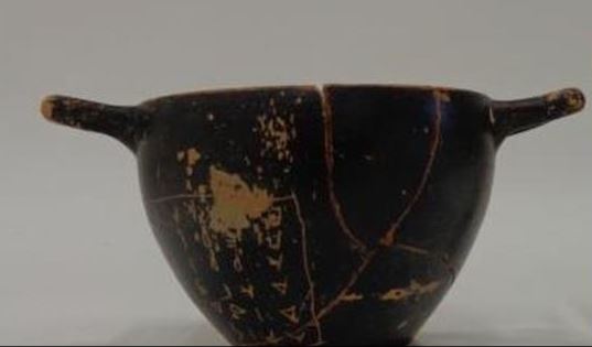 Ένα ποτήρι κρασί παρέα με τον… Περικλή