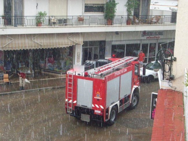 “Φωτιά” στο τηλεφωνικό κέντρο της Πυροσβεστικής για αντλήσεις υδάτων