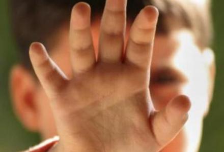 Βρετανία-Ένα στα 20 παιδιά έχει υποστεί σεξουαλική κακοποίηση