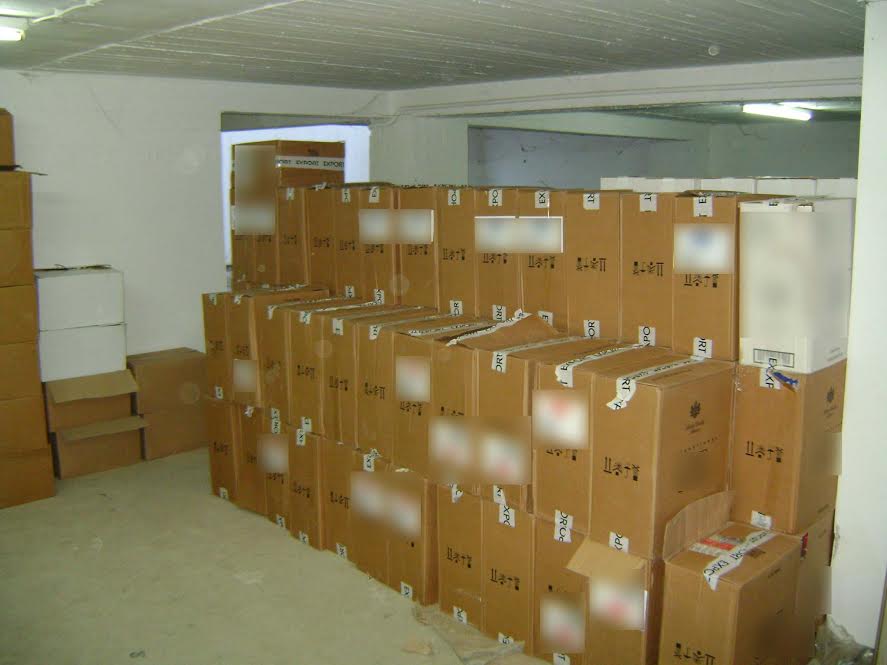 Είχαν 1.620 λαθραία πακέτα τσιγάρα