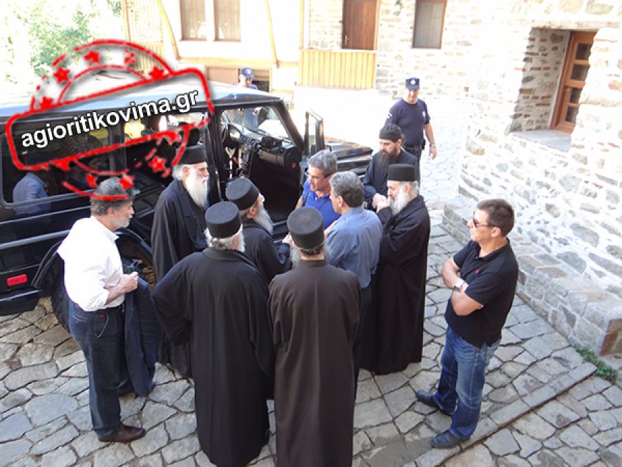 ΦΩΤΟ-Ο Λοβέρδος στο Άγιο Όρος