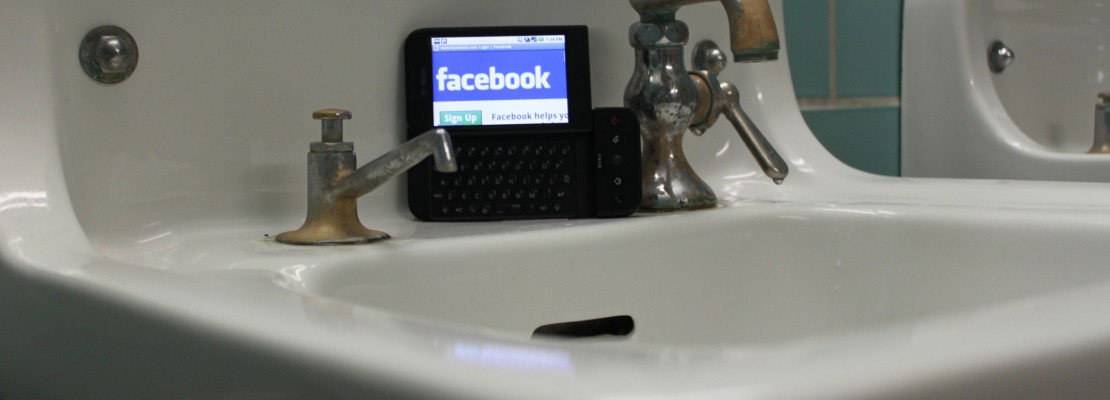 Με την τεχνολογία περνάμε περισσότερη ώρα στην τουαλέτα