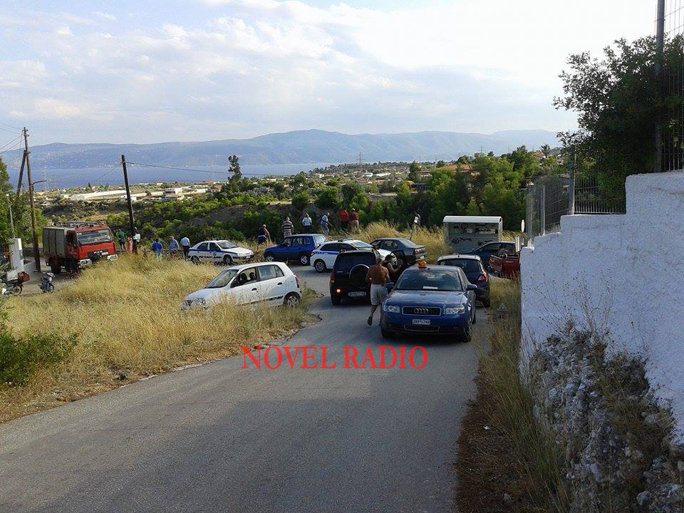 ΦΩΤΟ-Αυτοκίνητο έπεσε σε χαράδρα στους Αγίους Θεοδώρους