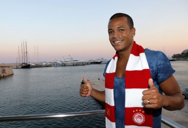 Ανακοίνωσε και Ντοσεβί ο Ολυμπιακός