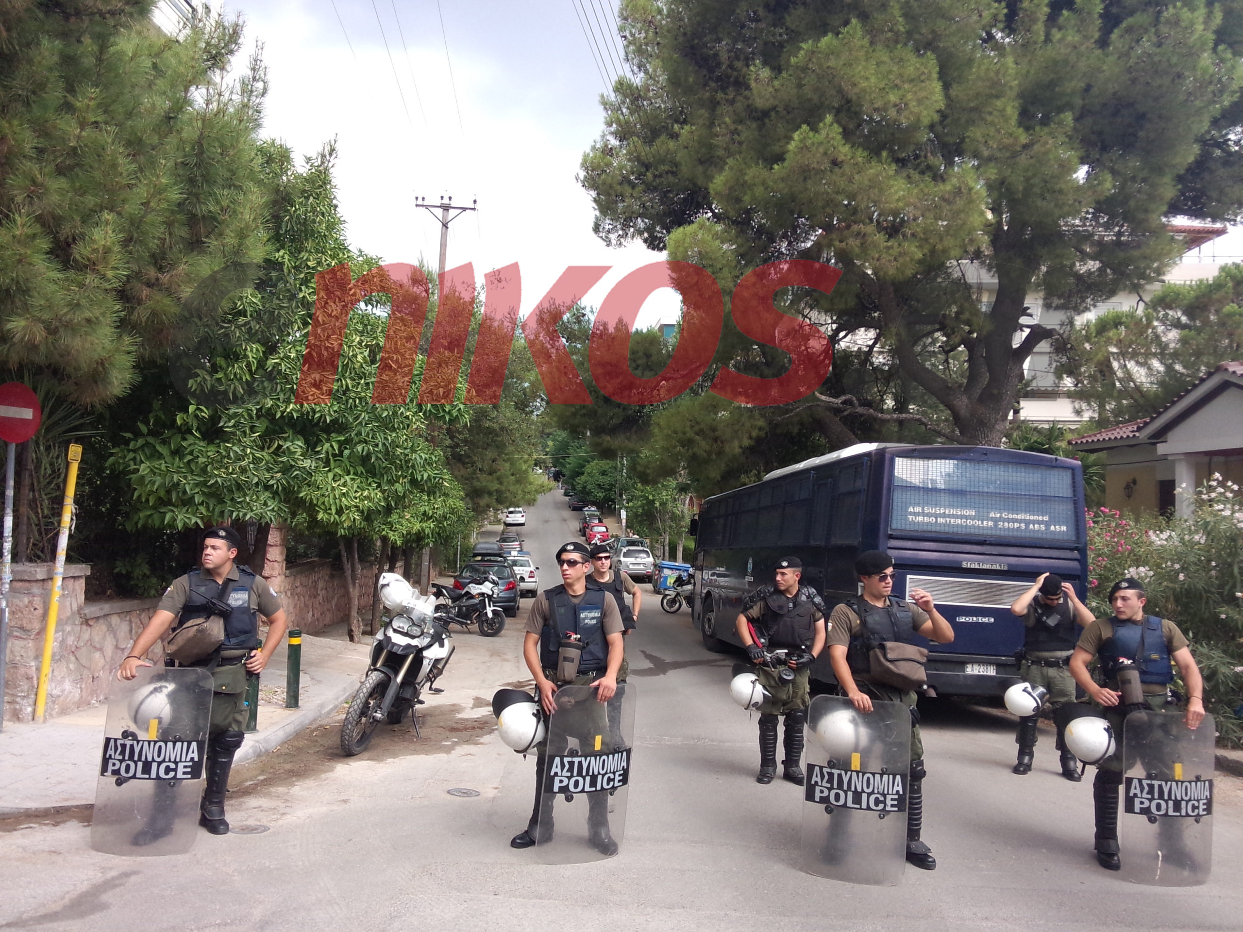 ΦΩΤΟ-“Αστακός” η περιοχή γύρω από το σπίτι του Μαζιώτη