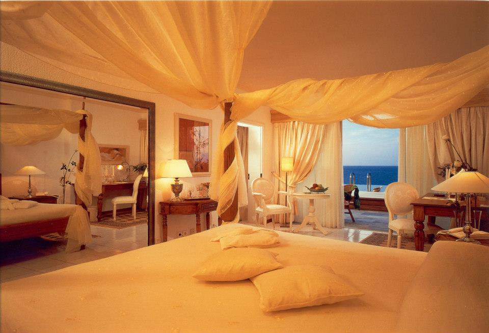 Για γερά πορτοφόλια η Μύκονος