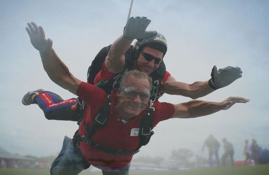 ΒΙΝΤΕΟ-Η τελευταία του επιθυμία ήταν να κάνει ελεύθερη πτώση