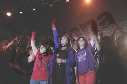 ΦΩΤΟ-Συναυλία αλληλεγγύης στο Σύνταγμα