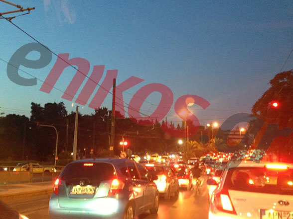 ΦΩΤΟ-Μποτιλιάρισμα στο κέντρο της Αθήνας