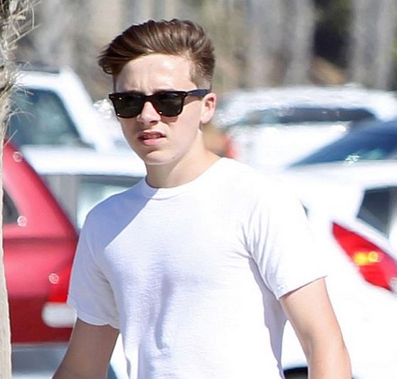 ΦΩΤΟ-Από μικρός στα… βάσανα ο γιος του Beckham