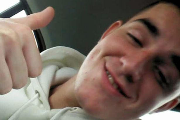 Έβγαλε selfie με κλεμμένο κινητό και τον ψάχνει η αστυνομία