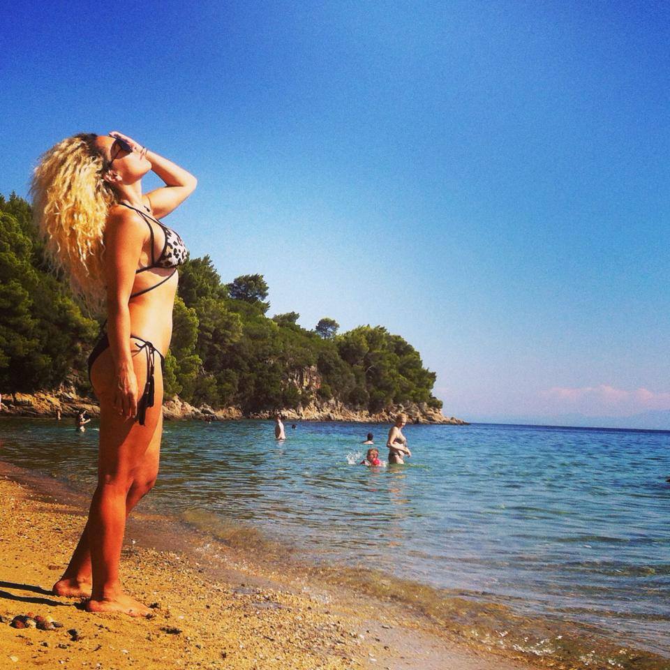 ΦΩΤΟ-Η μεταμόρφωση διάσημης τραγουδίστριας – Την αναγνωρίζετε;