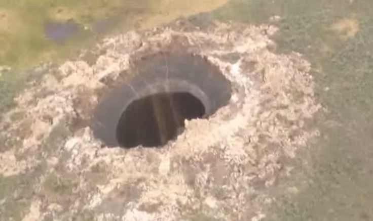 ΒΙΝΤΕΟ-Γιγάντια τρύπα σοκάρει τη Ρωσία