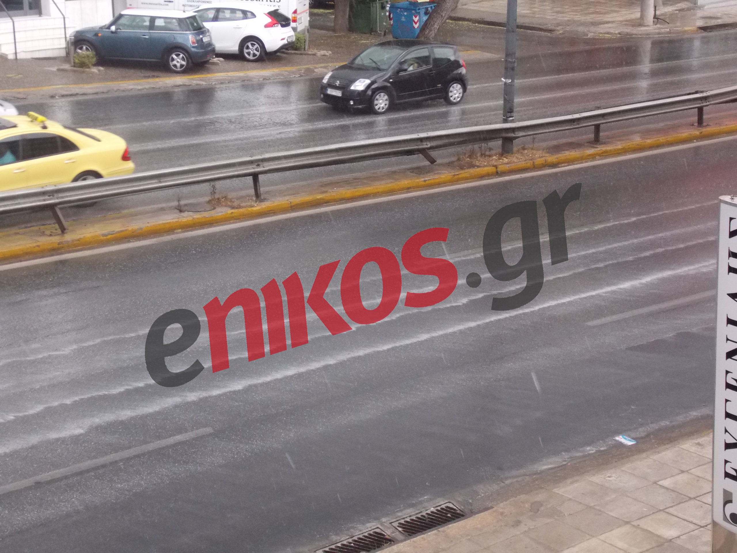 ΦΩΤΟ-Μπόρα στα βόρεια προάστια