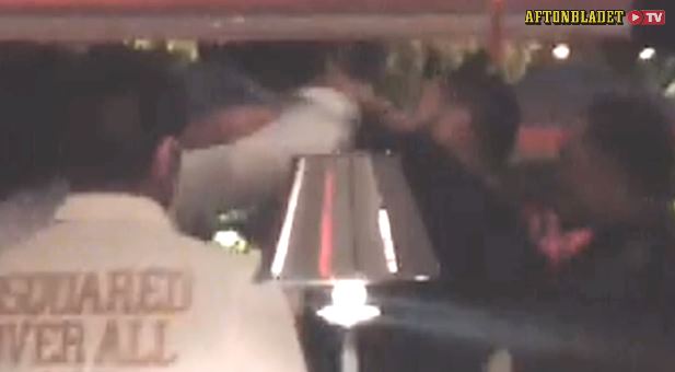 ΒΙΝΤΕΟ-Μπλουμ και Μπίμπερ έπαιξαν “ξύλο” για τα μάτια της Μιράντα Κερ