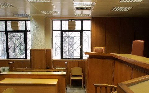 Έκανε τη δικηγόρο-Απέσπασε 52.000 ευρώ