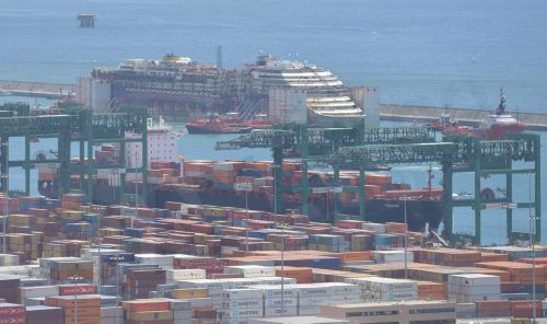 ΦΩΤΟ-Το Costa Concordia στο διαλυτήριο