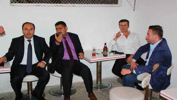 Του ζήτησαν να παραιτηθεί επειδή κατανάλωσε αλκοόλ