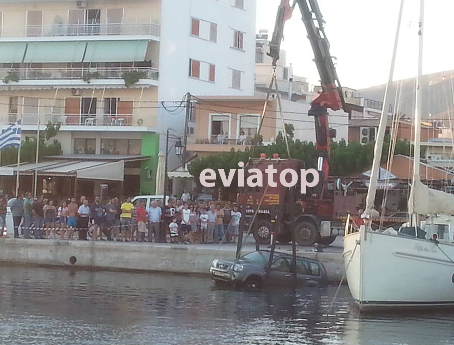 ΦΩΤΟ-«Βούτηξε» στη θάλασσα Ι.Χ