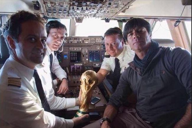 ΦΩΤΟ-Οι πιο ευτυχισμένοι πιλότοι του κόσμου
