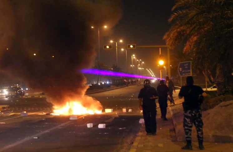 Κουβέιτ-Βίαια επεισόδια ανάμεσα σε διαδηλωτές και αστυνομικούς