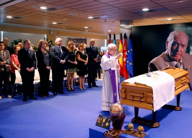 ΦΩΤΟ-Το τελευταίο αντίο στον Ντι Στέφανο