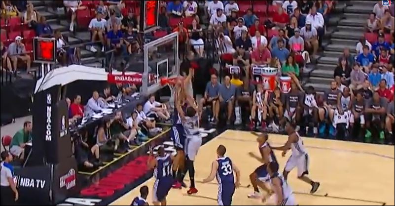 ΒΙΝΤΕΟ-Το εκπληκτικό κάρφωμα του Αντετοκούνμπο