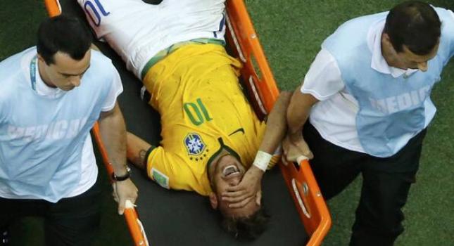 ΦΩΤΟ-Ήταν και ο Νεϊμάρ στην ανάκρουση των εθνικών ύμνων