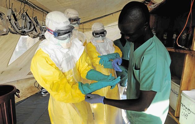 ΠΟΥ: 467 νεκροί από τον ιό Έμπολα