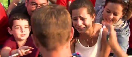 ΒΙΝΤΕΟ-Η μεγαλύτερη θαυμάστρια του Τζέραρντ