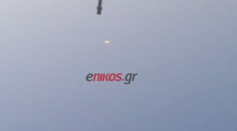 ΒΙΝΤΕΟ αναγνώστη-Τι πετάει πάνω από τη Σαλαμίνα;