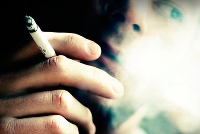 Καπνοβιομηχανία αποζημιώνει οικογένεια καπνιστή