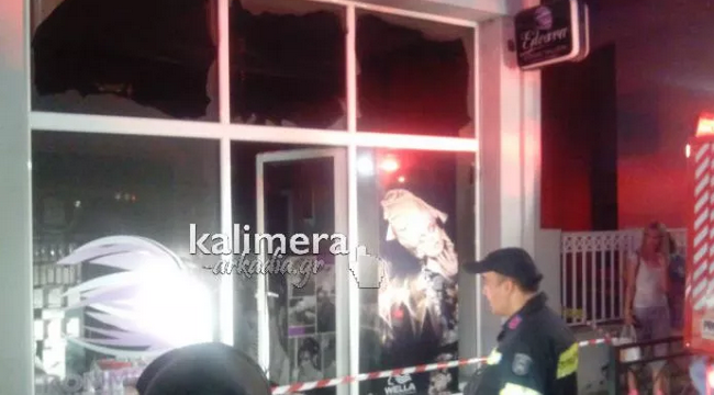 ΒΙΝΤΕΟ-Στις φλόγες κομμωτήριο στην Τρίπολη