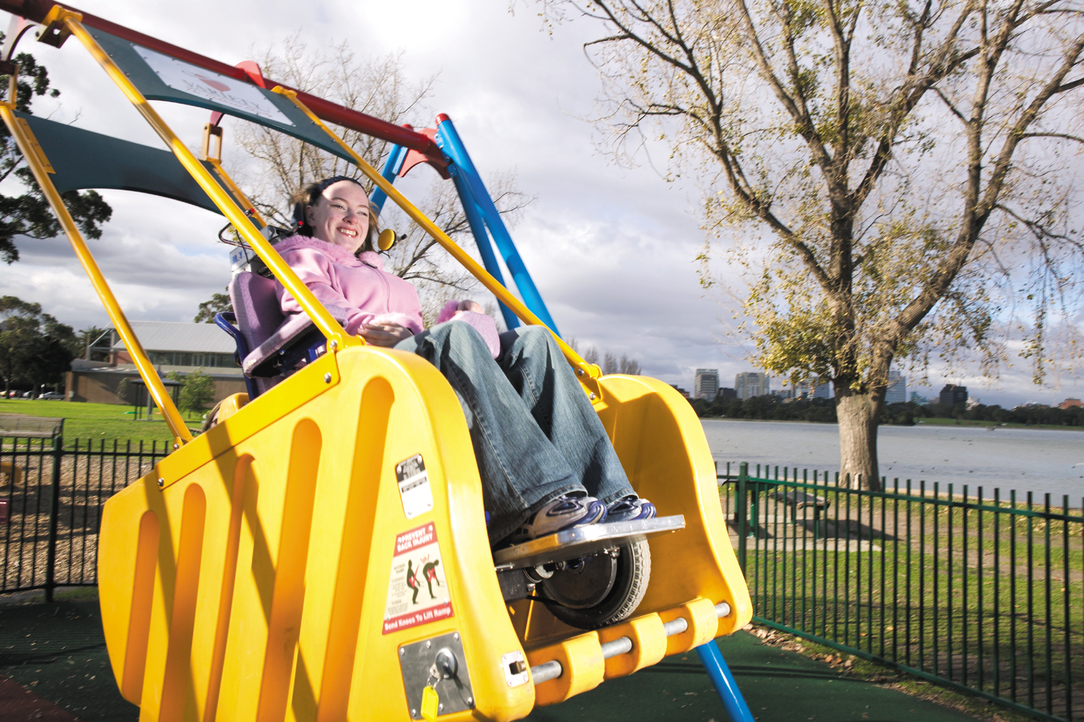 ΒΙΝΤΕΟ-Ένα πολυπάρκο για παιδιά με ειδικές ανάγκες