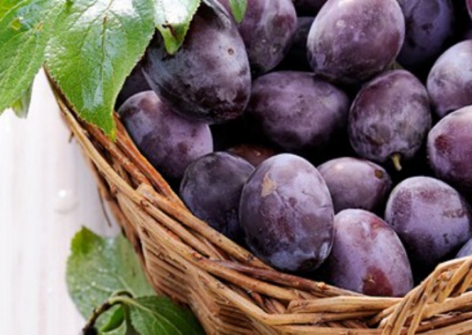 Το γλυκό φρούτο που αφαιρεί πόντους από τη μέση