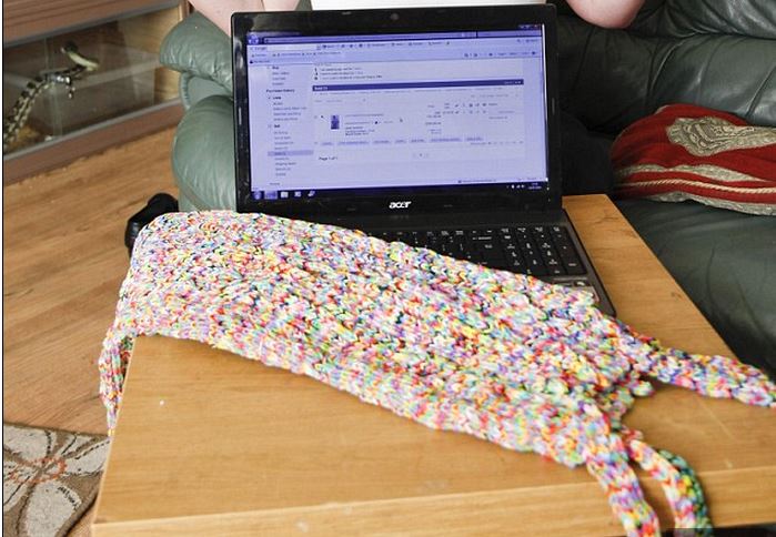 ΦΩΤΟ-Φόρεμα με λαστιχάκια πουλήθηκε €216.000