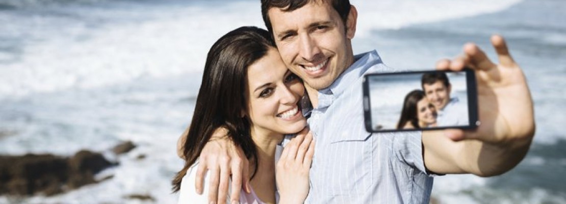 Τι αποκαλύπτουν τα “relfies” για τη σχέση σας