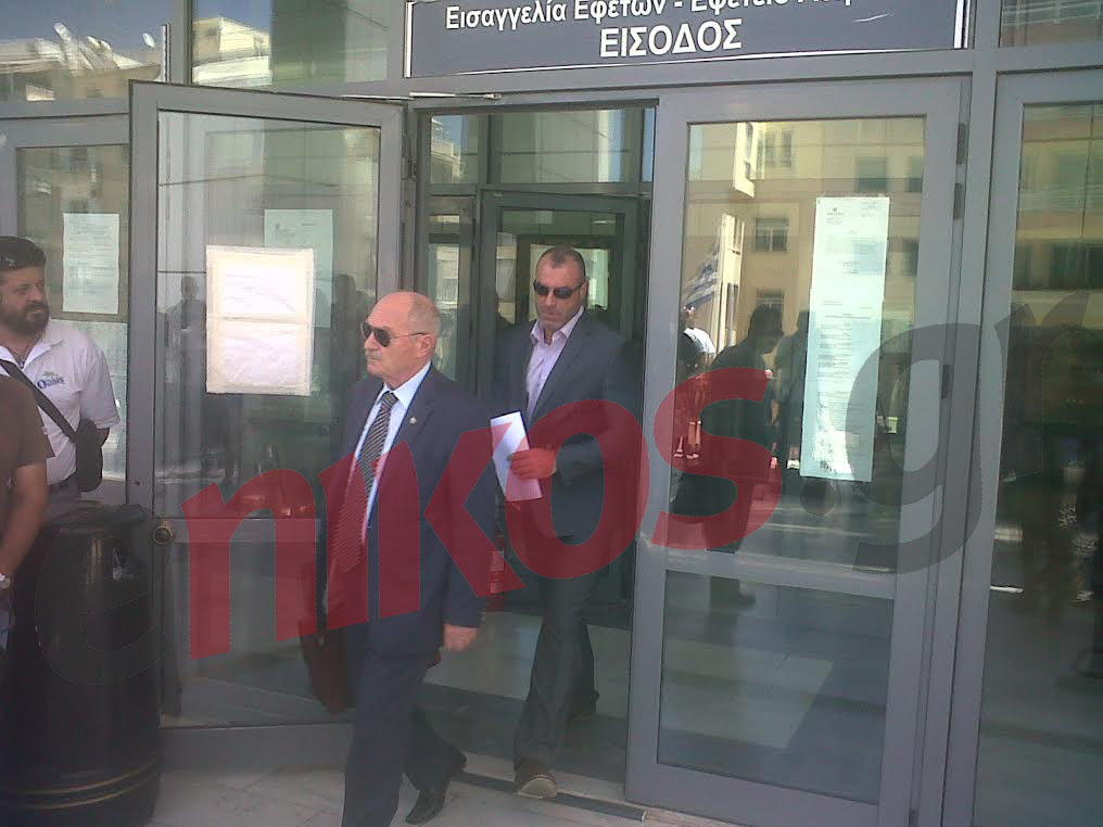 Σε κατ’ οίκον περιορισμό ο Μίχος