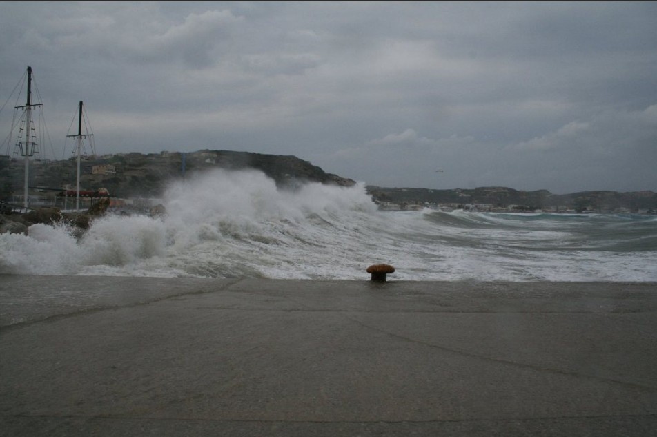 Γλίτωσαν από τη μανία των κυμάτων