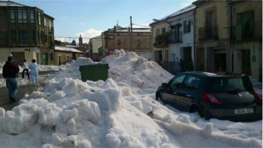 ΦΩΤΟ-Βουνά από χαλάζι στην Ισπανία