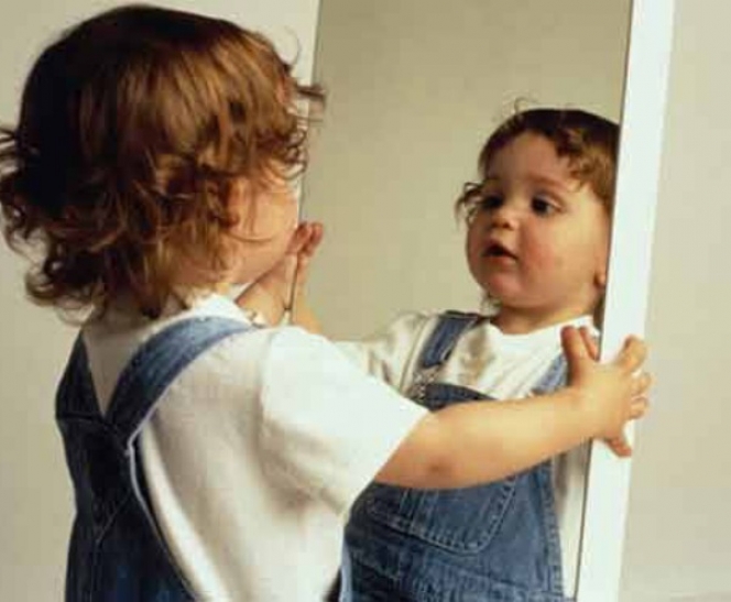 Πώς μπορείς να αφαιρέσεις γρατζουνιές από τους καθρέφτες