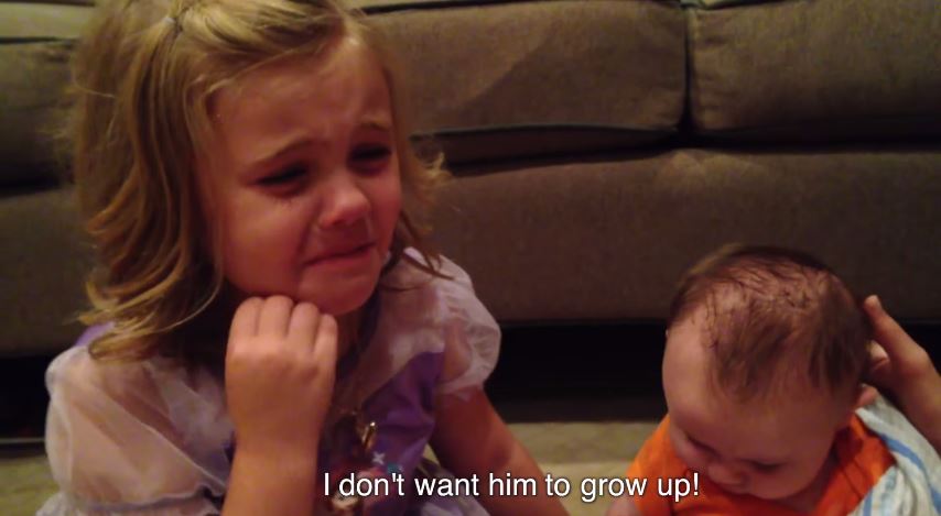 ΒΙΝΤΕΟ-5χρονη δεν θέλει να μεγαλώσει το αδερφάκι της