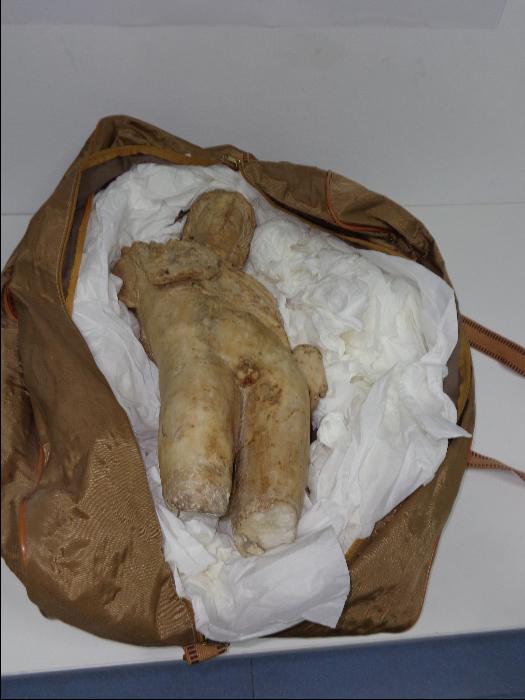 ΦΩΤΟ-Είχε σπίτι του σπάνιο αντίγραφο έργου του Πραξιτέλη