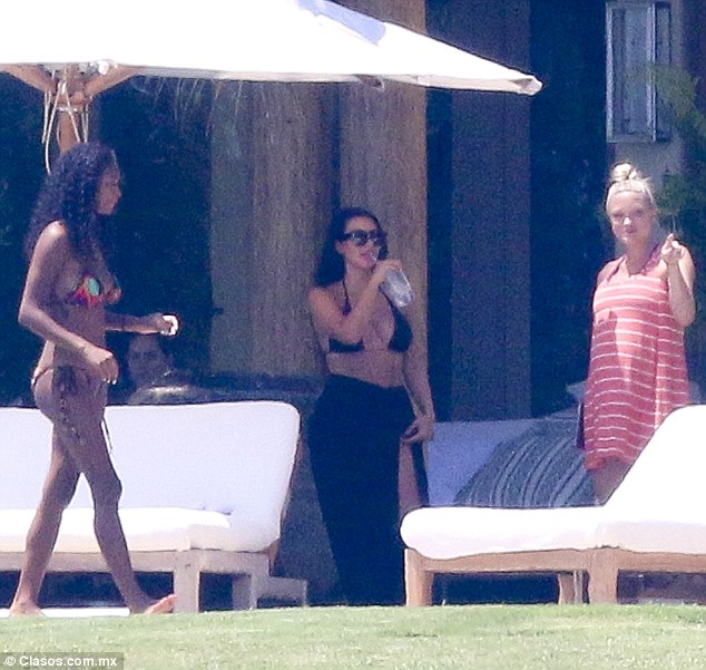 Mexican memories! Kim and her pals enjoyed a fun day in the sun together