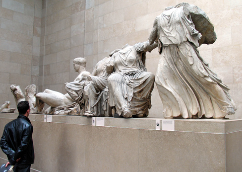 ΒΙΝΤΕΟ-Διεθνής σάλος για τον τεμαχισμό των γλυπτών του Παρθενώνα