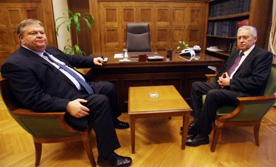 Βενιζέλος σε Κουβέλη: Να ψηφίσουμε Πρόεδρο