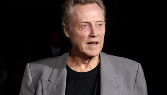 Στον ρόλο του Κάπτεν Χουκ ο Κρίστοφερ Γουόκεν